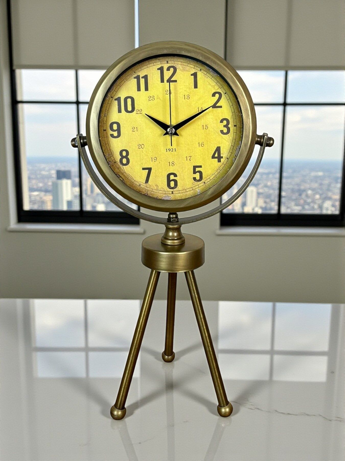 Zentime Eskitme Vintage Üç Ayaklı Masa Saati