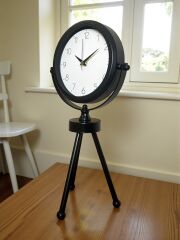 Zentime Siyah Zarif Üç Ayaklı Masa Saati