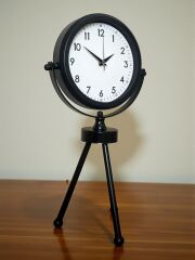 Zentime Siyah Zarif Üç Ayaklı Masa Saati