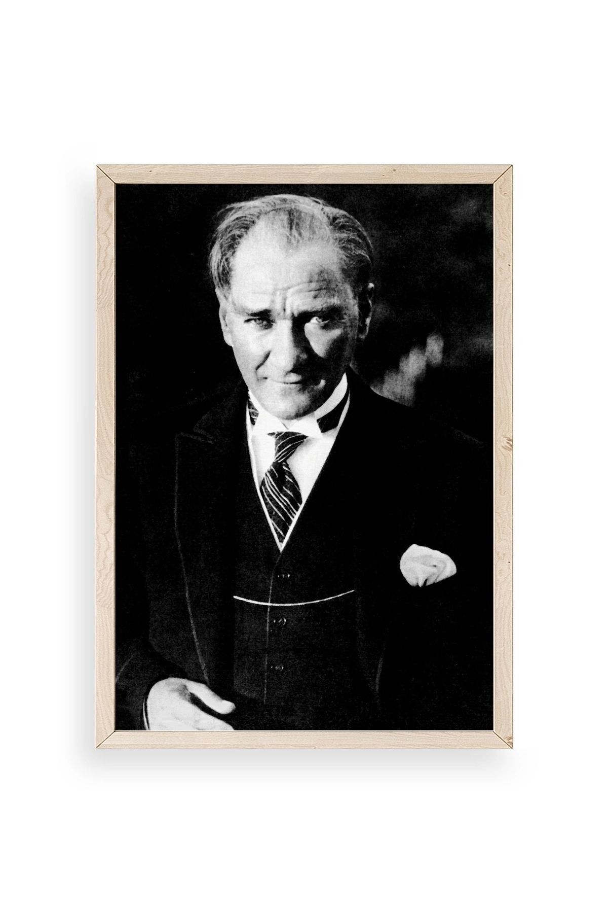 Atatürk Ahşap Çerçeveli Tablo 23 x 30