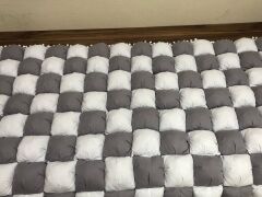 GRİ-BEYAZ 40 YAMA BEBEK YORGANI , BEBEK MİNDERİ